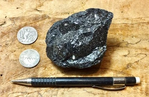 Vitrophyre - ein ungewöhnliches Vulkanglas - Handpräparat - Bild 1 von 5