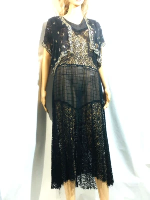 Antiguo vestido vintage de los años 20 gótico con solapa con capa vestido de tul seda Art Deco Foto 1 de 4