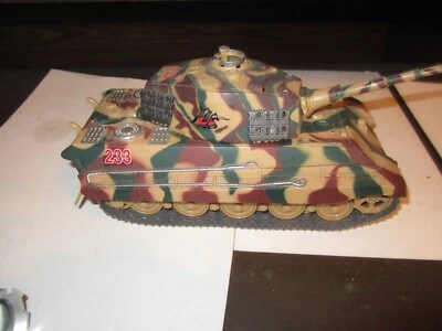 1/32 German King Tiger Tank New Ray Model Only  BATTERY POWERED 10" MODEL - Image 1 of 4