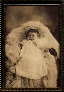 Vintage Photograph baby 4 x 6 Framed B& W Paper 1930's - Picture 1 of 2
