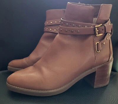 Michael Kors Leather Studded Buckle Ankle Boots Women Size 9US 2 1/2" Heel - Imagem 1 de 4