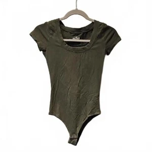 Body Hollister verde oliva taglia S - Foto 1 di 3
