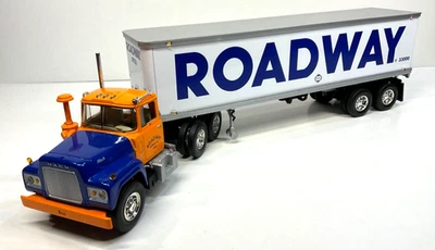 Roadway “R” Mack Tractor and 35’ Trailer 1/34 1st First Gear Model #19-2280 - Image 1 of 4