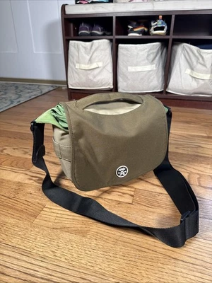 Estuche resistente para cámara doméstica Crumpler 5 millones de dólares Cordura caqui y verde Foto 1 de 4