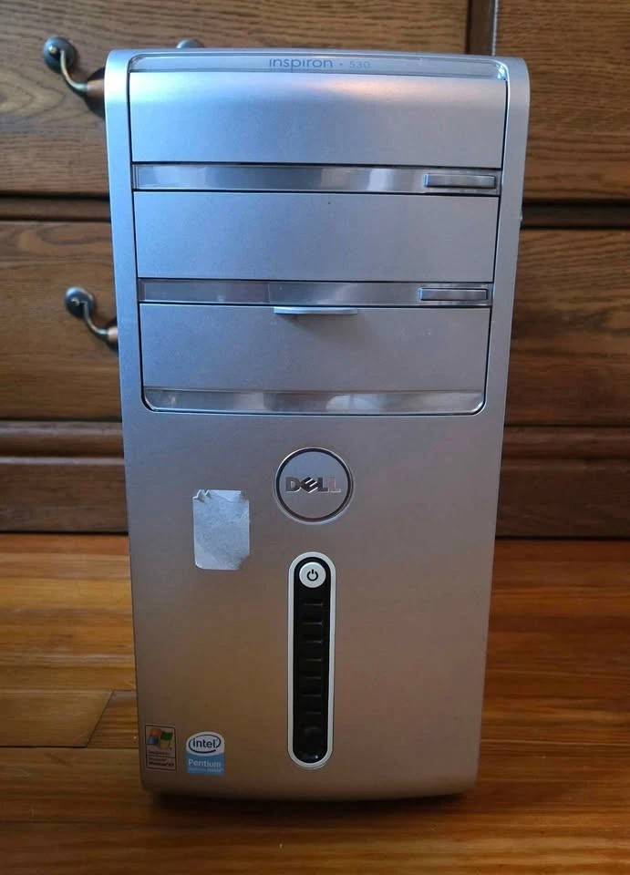 Computadora de escritorio Dell Inspiron 530, Intel Pentium con Windows y disco duro Foto 1 de 4
