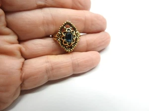 Avon Blue Rhinestone Heirloom Gold Tone Filigree Metal Size 9 Ring Vintage - Picture 1 of 6