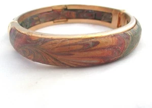 Brazalete Brazalete con Bisagras Tono Dorado con Estampado Verde Musgo Remolinado y Multicolor - Imagen 1 de 4