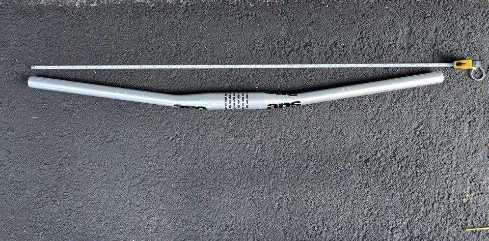 ANSWER MTB FLAT BAR PROTAPER 750 毫米 7050 合金 31.8 毫米 - 8° 轻度使用 — 第 1/4 张图片