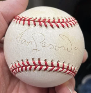 TOMMY LASORDA Los Angeles Dodgers autographed Auto Baseball In Cube - Picture 1 of 3
