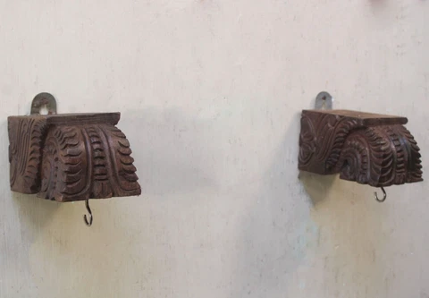 Small Wall Bracket Corbel Pair Wooden Lamp Plant Hanger Hook Vintage Home Decor Cover