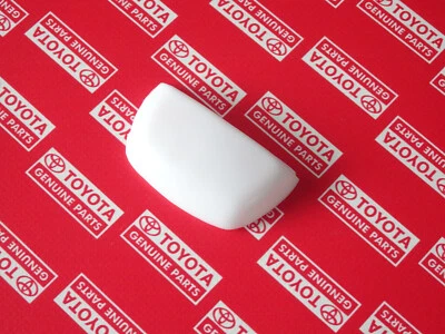 1979 1980 1981 1982 1983 Toyota Hilux LN30 LN36 LN40 LN46 Interior Mirror Lens - Image 1 of 4