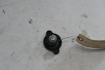 Tapa de presión del radiador de motocicleta Suzuki 2002 GSXR600 plateada 17730-08J00 OEM Foto 1 de 3