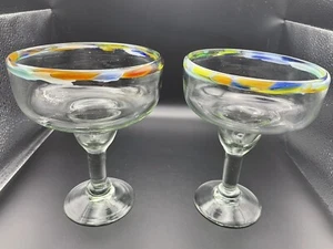 2er Set handgefertigte mundgeblasene mexikanische Margarita Gläser Konfetti mehrfarbiger Rand - Bild 1 von 10