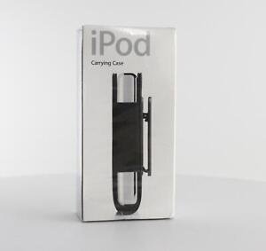 Apple Soft Nylon Carrying Case and Belt Clip for iPod 4th Generation (M9603G/A)