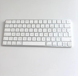 Apple Wireless Magic Keyboard (A1644) - White, UK Layout - QWERTY - Zdjęcie 1 z 10