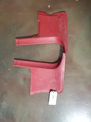 OEM 1974-78 Ford Mustang II Red Passenger + Driver Side Kick Panels Used Foto 1 de 4