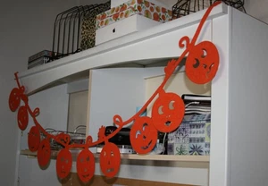 Halloween Pumpkin Novelty Felt 60 Inch Garland 10 pumpkins 4 1/2 inches each - Picture 1 of 10