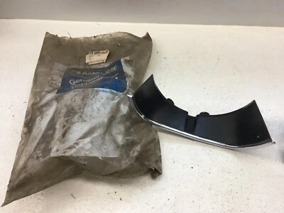 NOS 1978-80 AMC Pacer Left Lower Headlight Bezel Driver Side 3678997 Foto 1 de 4