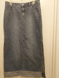 Vintage Denim Skirt. Size 9/10. Pencil.  - Picture 1 of 7