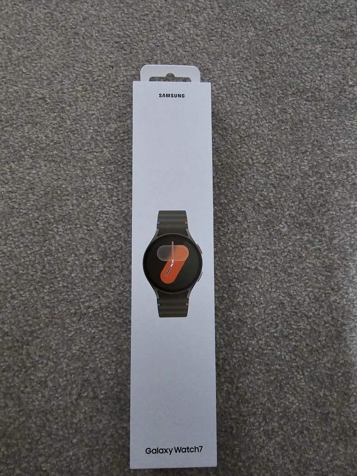 Unopened Samsung Galaxy Watch7 Bluetooth 40mm Green - SM-L300NZGAEUA