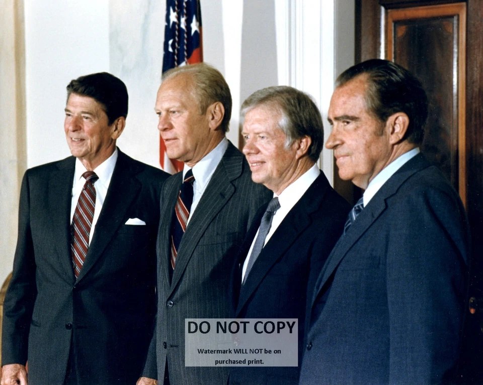 FOTO 8X10 RONALD REAGAN con GERALD FORD, JIMMY CARTER Y RICHARD NIXON (AZ-997) Foto 1 de 1