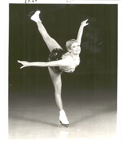 ICE FOLLIES Eiskunstläufer DIANNE DE LEEUW Kinoportrait 1979 Pressefoto - Bild 1 von 2