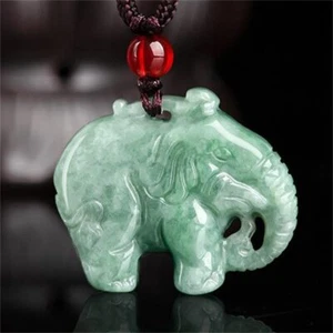 Lindo collar colgante amuleto elefante tallado a mano de jadeíta grado A natural - Imagen 1 de 9