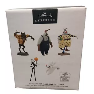 2023 Hallmark Disney NBC Citizens of Halloween Town Ornamento IOB QFO5307 - Imagen 1 de 5