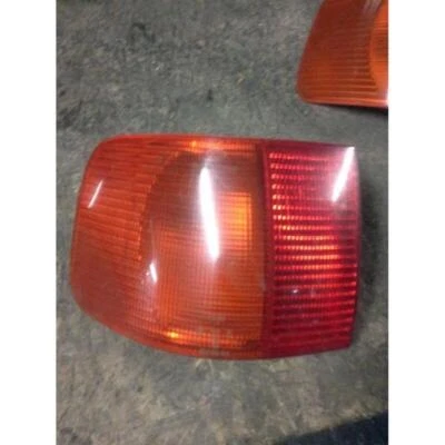 LÁMPARA TRASERA LH PARA AUDI 100 (90-94) 2.0 16V BER. 4P/B/1984CC. 1990 Foto 1 de 4