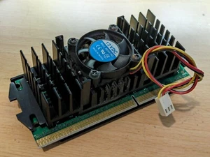 Intel Pentium III MMX 450 CPU SL364 100Mhz Bus 450Mhz CPU 450/512/100/2.0v 1998 - Picture 1 of 4
