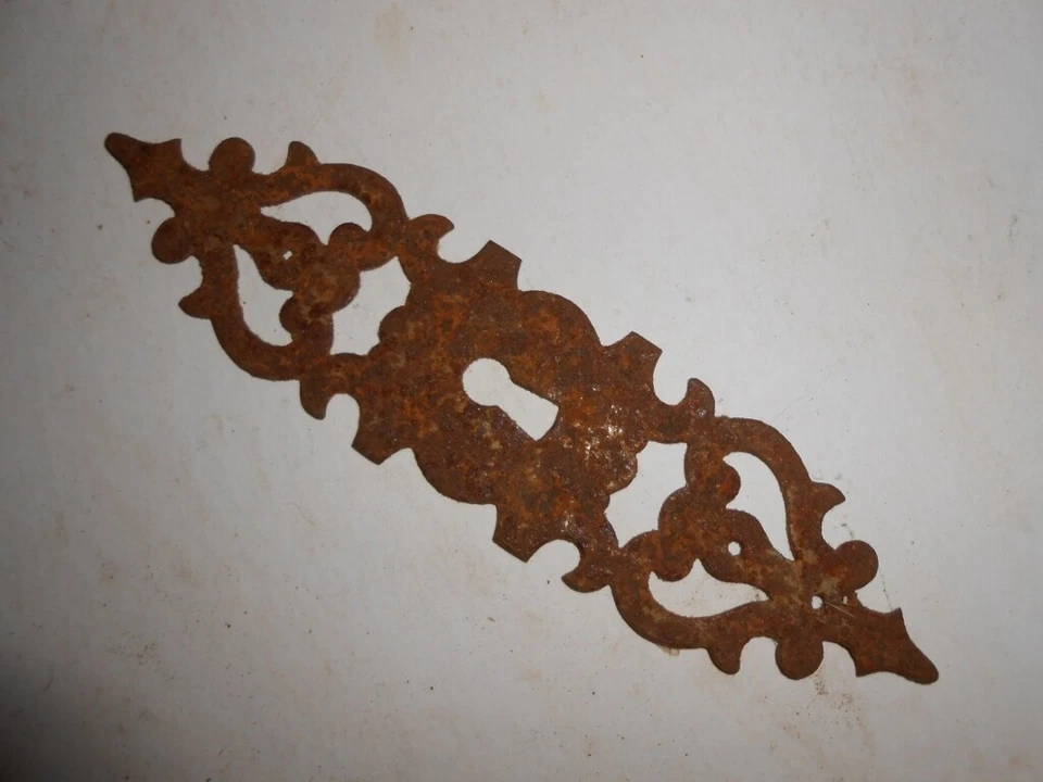  Ornement Entrée de Serrure métal fer armoire ancienne restauration  porte - Photo 1/1