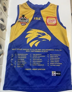 WEST COAST EAGLES AFL 2018 PREMIERS GUERNSEY TEAM NAMES SCORE GROUND Youth Size - Foto 1 di 9