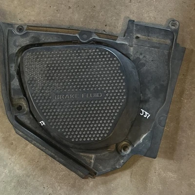 2003-2009 Nissan 350Z Brake Fluid Cover W/ Trim 64895CD000 OEM GJ96 - Image 1 of 2