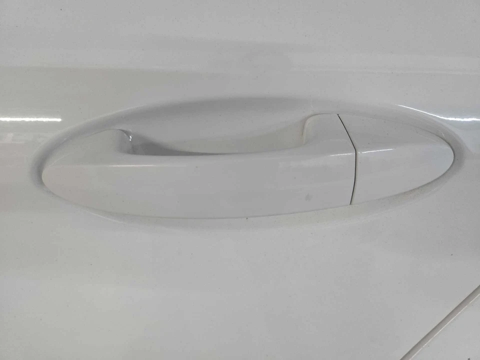 Used Rear Left Exterior Door Handle fits: 2015 Ford Fiesta door handle assembly Foto 1 de 4