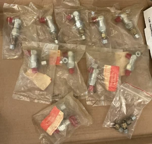 NOS Lot of Alemite Accumatic Pneumatic Grease Fittings New Rare Parts Positive - Picture 1 of 12
