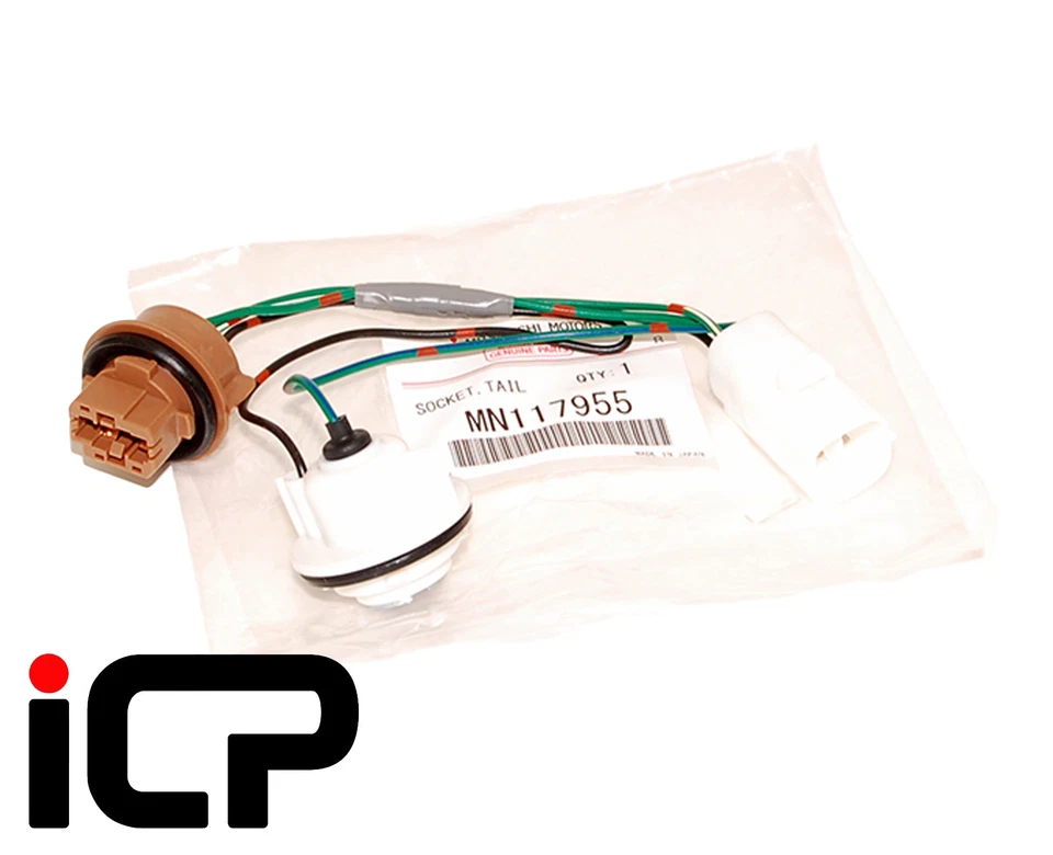 NEW Rear Bumper Lamp Light Wiring Loom Bulb Holder For Mitsubishi Pajero Shogun - Image 1 of 1