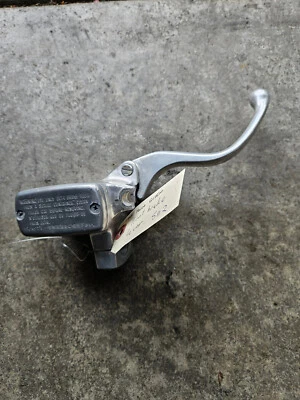 Кронштейн рычага главного цилиндра переднего тормоза 97–01 Honda Valkyrie 1500 GL1500 - Изображение 1 из 4