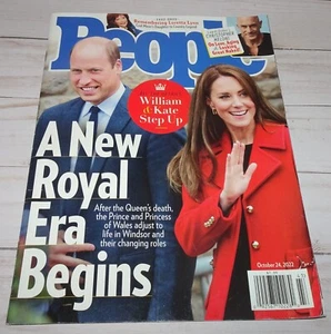 People October 2002 Magazine, WILLIAM & KATE STEP UP- A NEW ROYAL ERA BEGINS - Imagen 1 de 13