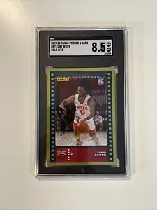 2019 Panini Stickers Coby White GOLD /10 RC Rookie SGC 8.5 - Bild 1 von 2