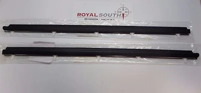 Juego de 2 molduras de cinturón de puerta de cabina regular Toyota Tundra resistente al clima genuino OEM OE Foto 1 de 4