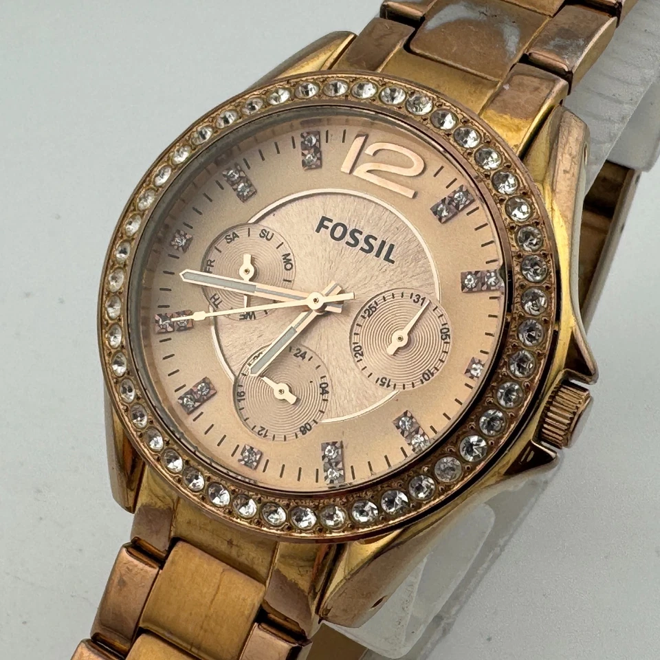 Fossil 石英手表 ES-2611 女士 100 米玫瑰金钢制 Day Date 全新电池 — 第 1/4 张图片