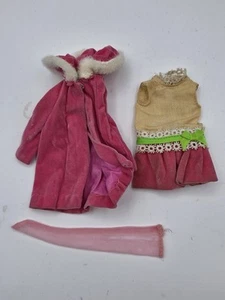 Vintage Barbie SKIPPER vestito in velluto #3477 rosa blush incompleto Tlc - Foto 1 di 13