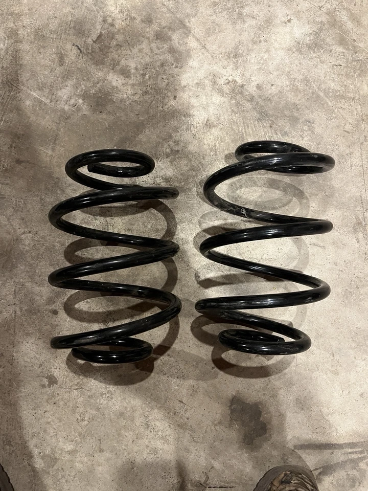 Camioneta Chevy C10 1963-1972 4" muelles helicoidales traseros de 4 pulgadas Chevrolet Foto 1 de 1