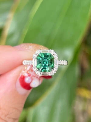 2.58ct Green Asscher & 0.5ct Round Lab Grown Diamond 18k Gold Engagement Ring - Image 1 of 4