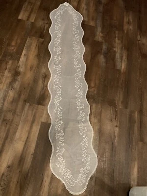 Corredor de mesa de encaje blanco Sheer Divine 14" X 72" de Heritage Lace CottageCore Foto 1 de 4