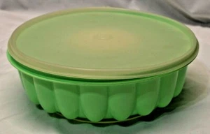 Vintage Tupperware 3-Piece Mint Green Jello Mold 1202-2 - Picture 1 of 3