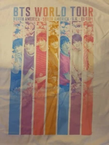 Official BTS logo World Tour  T-Shirt group photo new large l  - Picture 1 of 2