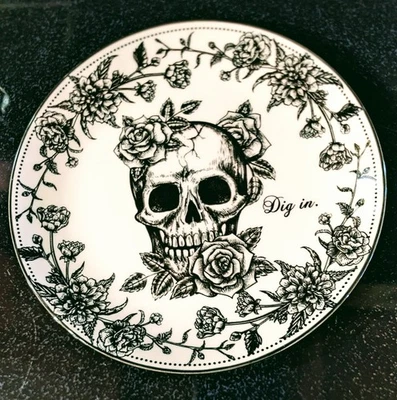 Juego de 4 platos de desierto de 6" Strawberry Street Skeleton & Roses NUEVO Foto 1 de 4