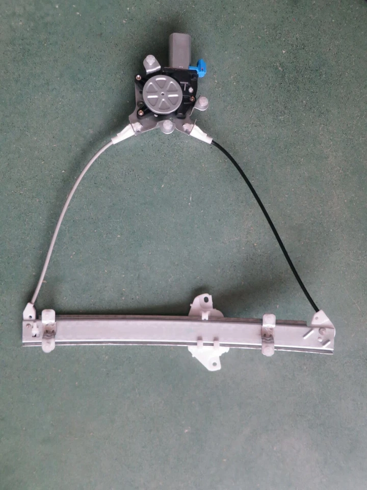 Front Right Window Regulator W/2 Pin Motor for Hyundai Excel X3 94-00 3-Dr Hatch - Image 1 of 1