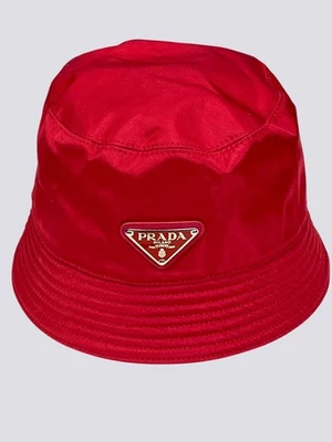 Prada Nylon Triángulo Centro Logo SS21 Cubo Sombrero Cabeza Rojo Talla M Foto 1 de 4
